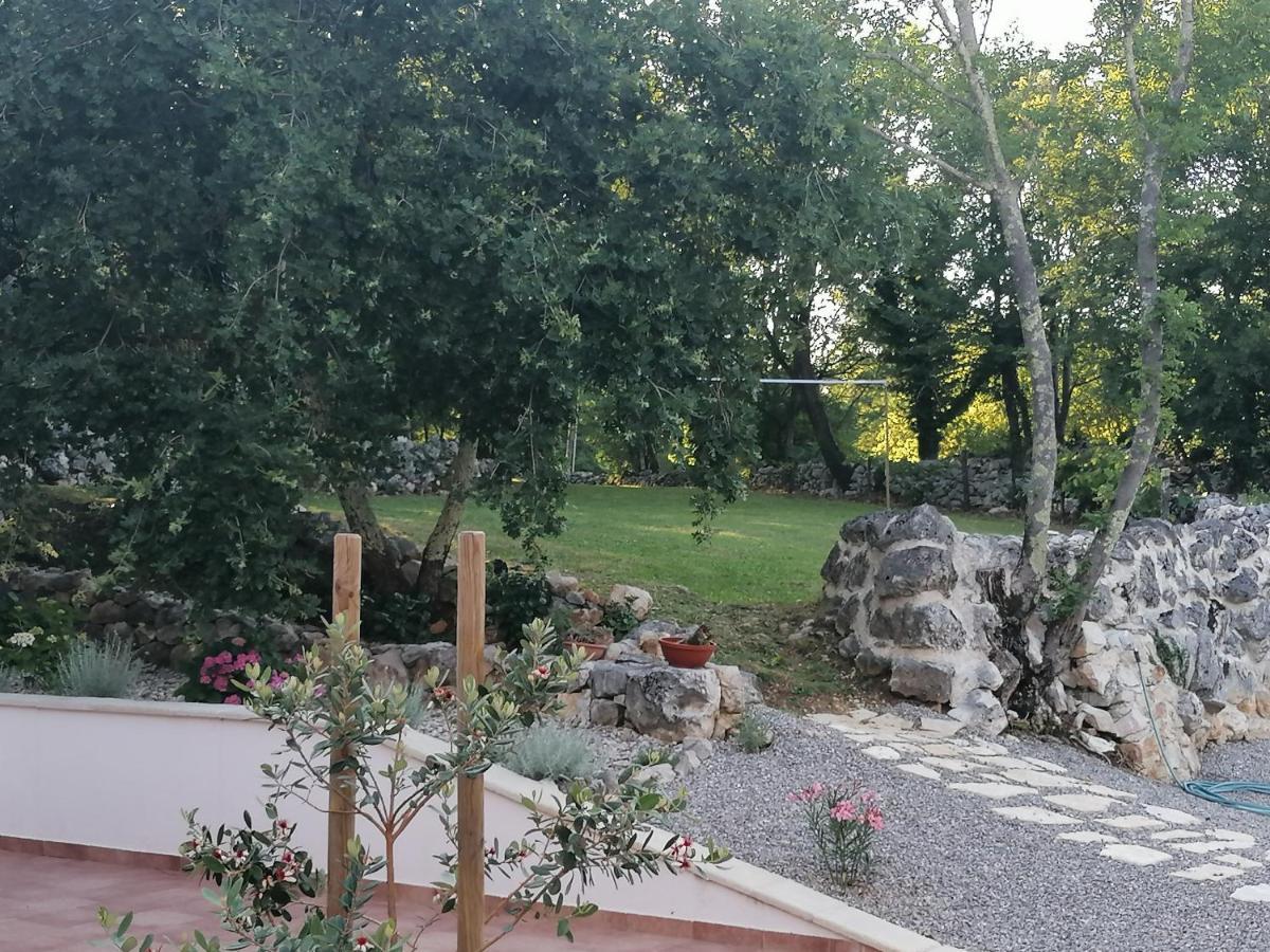 Amazing 4 Bedroom Villa With Swimming Pool And Wifi, Family Frendly Tribalj  Exterior photo