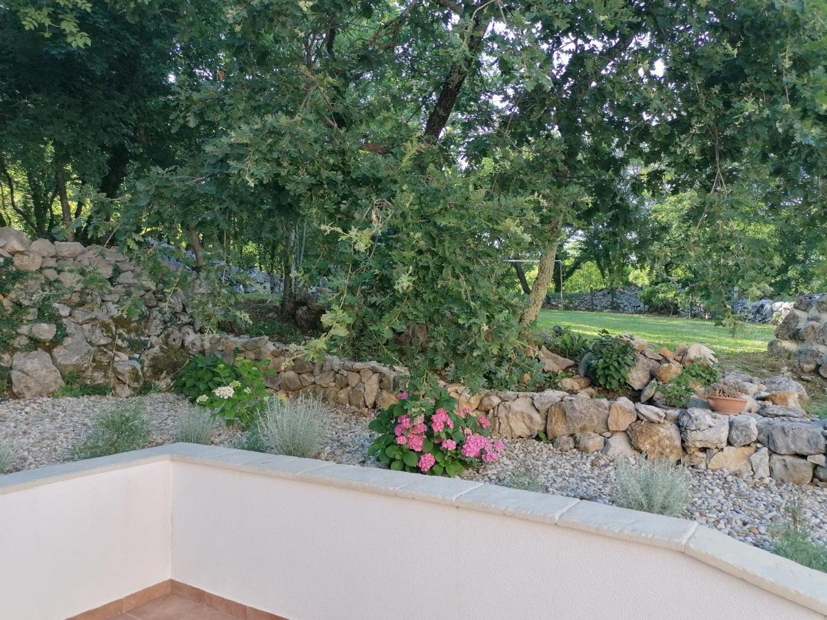 Amazing 4 Bedroom Villa With Swimming Pool And Wifi, Family Frendly Tribalj  Exterior photo